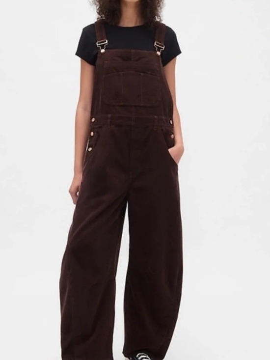 GAP Pants - Gap horseshoe overalls in brown corduroy like new medium